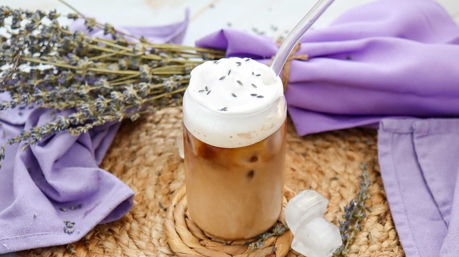 Healthy Lavender Vanilla Iced Coffee: A Calm, Café-Worthy Drink at Home